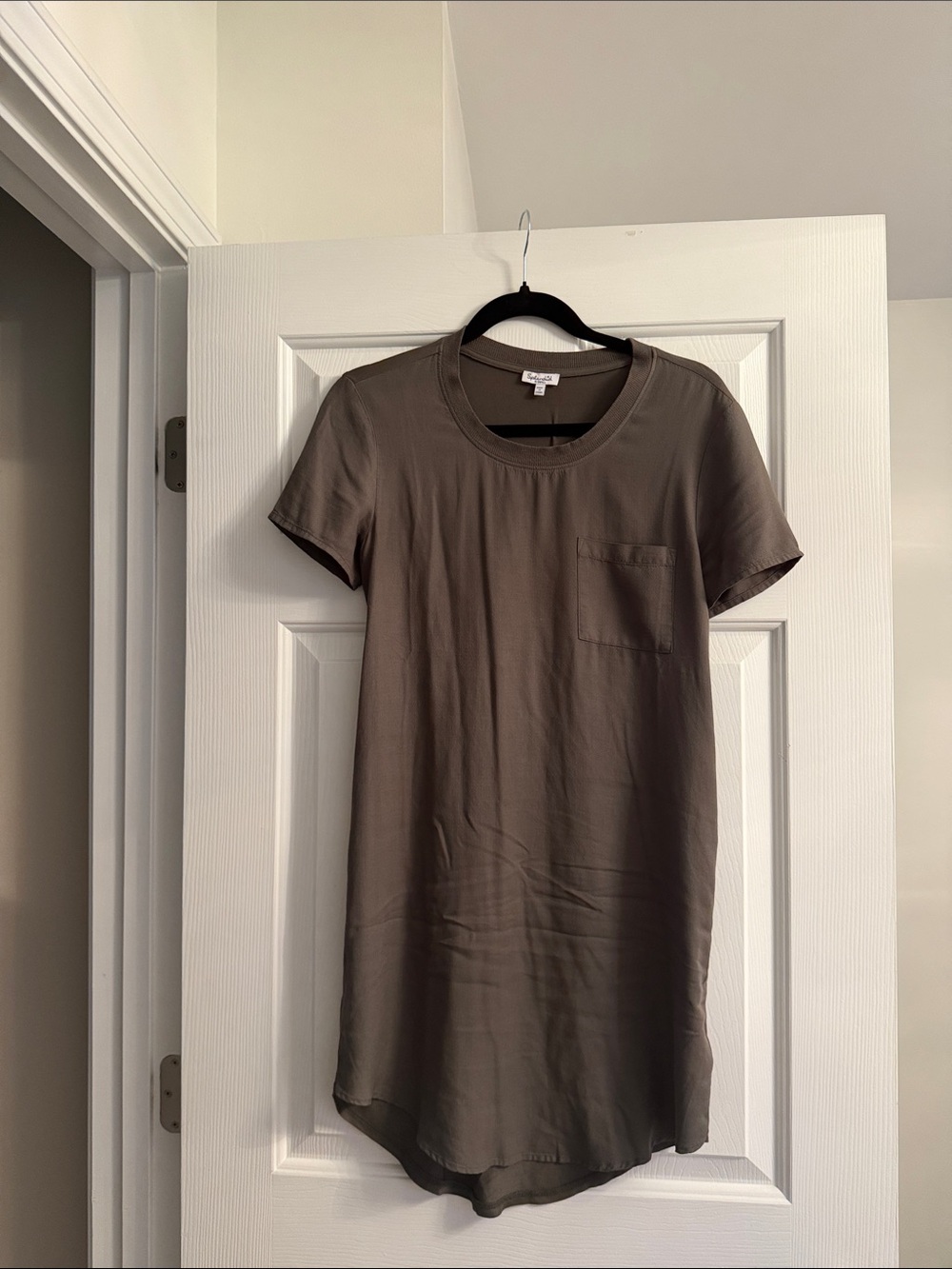 Classic Short-Sleeve Pocket T-Shirt Dress - Taupe